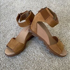 Sorel Joanie II ankle strap sandals